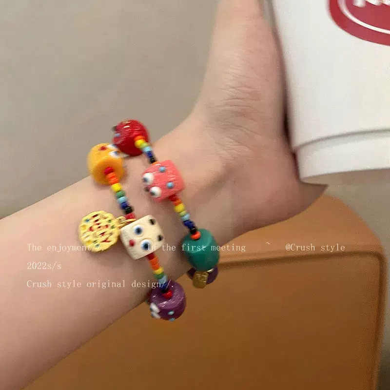 彩色多巴胺手链批发小饰品轻奢高级感可爱小怪兽串珠女闺蜜手饰