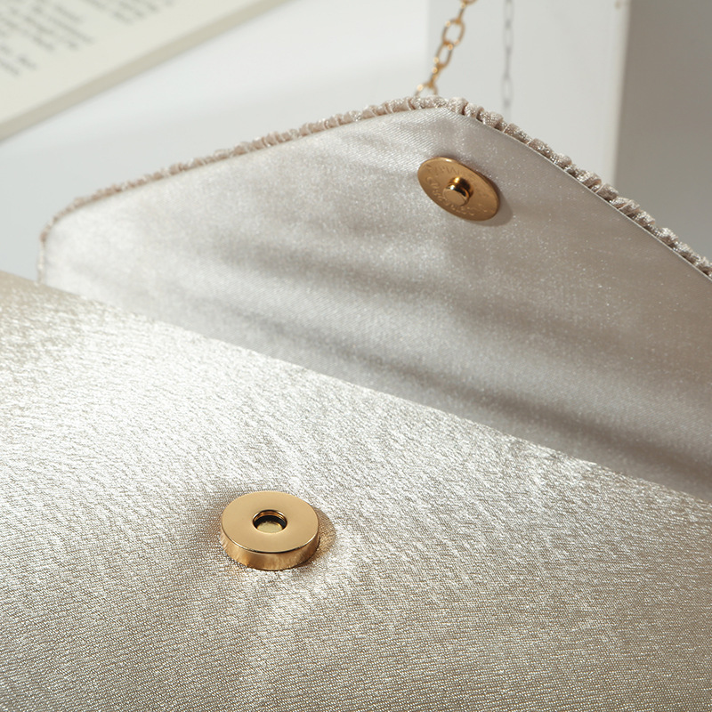 Women's Pu Leather Solid Color Elegant Lock Clasp Evening Bag display picture 6