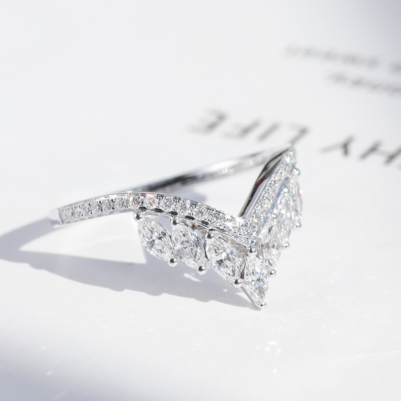 18K platino anillo de diamantes S925 plata caballo en forma de ojo fila anillo apilado clásico en forma de V anillo de diamantes de las mujeres ventas directas de la fábrica