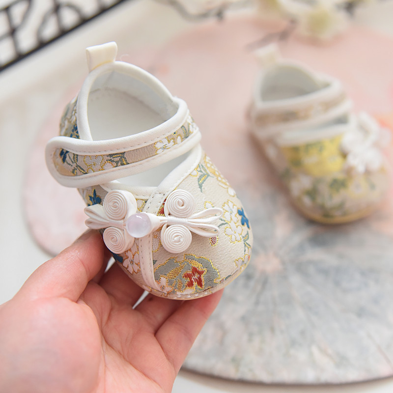 Spring and Autumn Summer Women's Baby Cloth Shoes Baby Soft Sole Toddler Shoes National Style Embroidered Single Shoes One Hundred Days Old Breathable Commemoration
