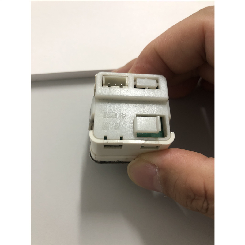 适用于 奥的斯 OTIS CHVF 电梯 按钮 DAA10204B按钮 三针MT42按钮