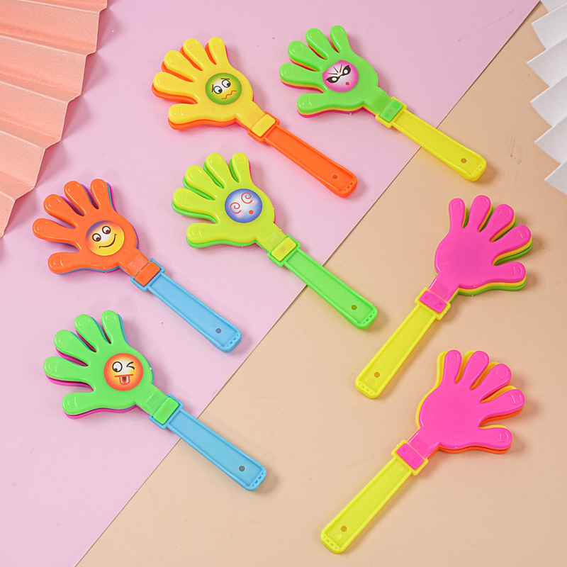 Mini trumpet clap palm kindergarten reward the whole class to share the small toy applauding the little palm of the small palm birthday sharing