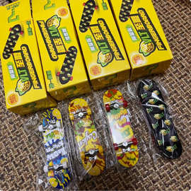 饮品品牌宣传赠品手指滑板定制儿童女孩男孩生日派对礼品跨境爆款