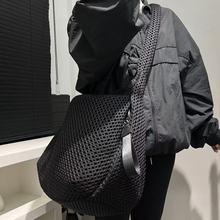 跨境temu速卖通专供时尚网面轻便斜挎包大容量衍缝无性别风单肩包