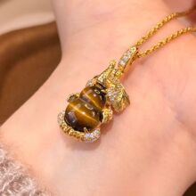 ���ͬ����S����Ȼ����ʯ���JС�����Ů��󸣵��쉋�Ʒ���l