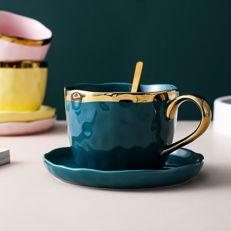 Tazas de café de lujo nordico dorado platos con cuchara estilo tazas de cerámica de té de la tarde para hombres y mujeres tazas de oficina tazas de agua