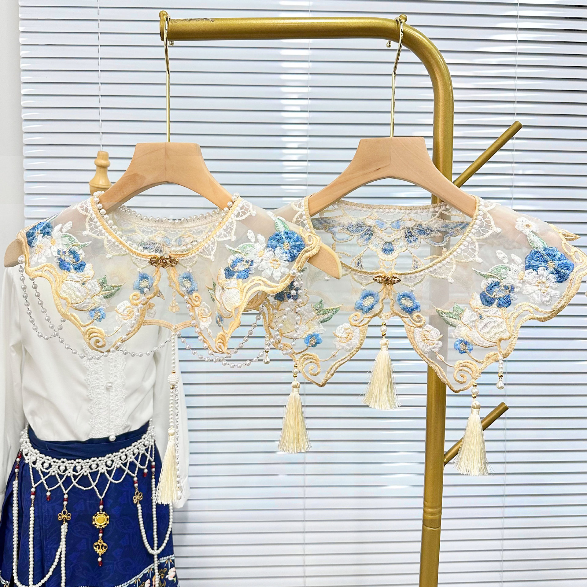 Adultos albaricoque nublado vestido chino shoal bordado bordado bordado bordado encaje nuevo estilo chino vestido de caballo accesorios de cuello falso de mujer image 1