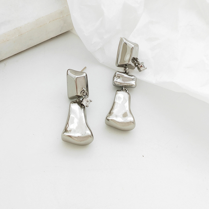 Simple Style Solid Color Copper Irregular Plating Inlay Zircon Drop Earrings 1 Pair