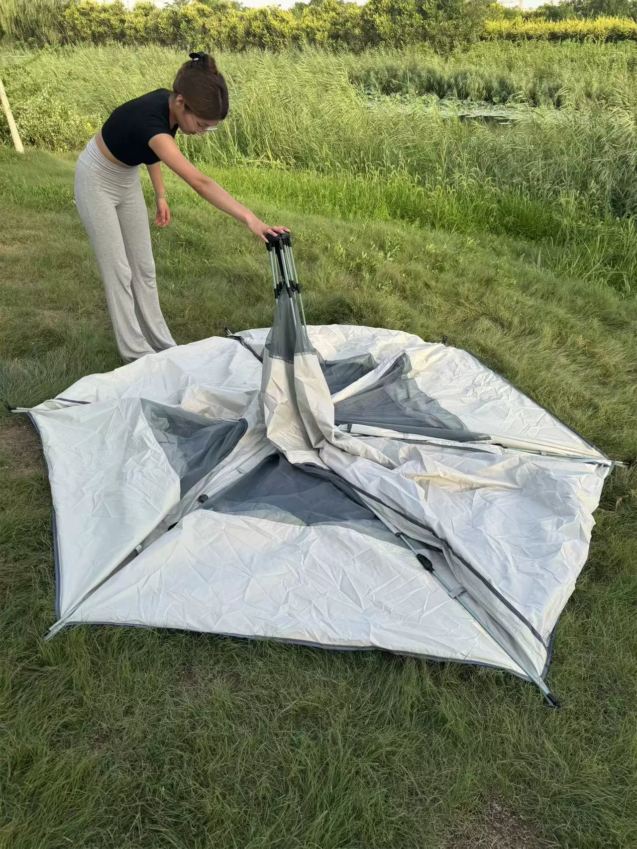 Путешествующая водонепроницаемая ручная windproof автоматическая палатка для кемпинга