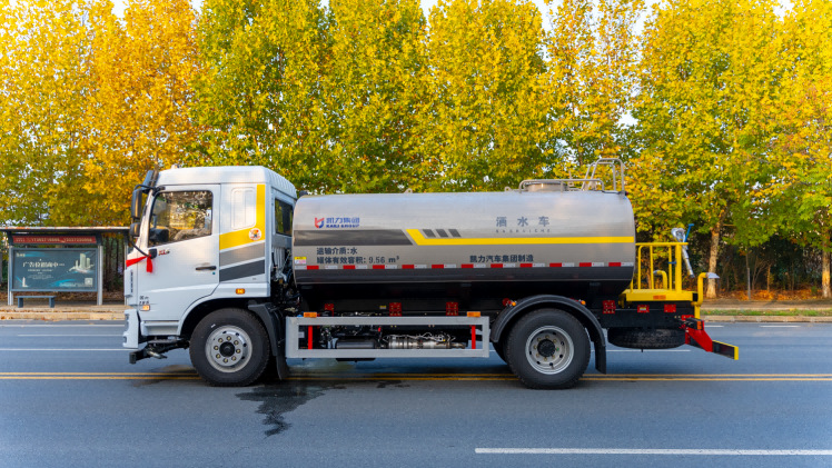 Dongfeng 12 Square Dust Suppression Truck Sprinkler Truck 15 Square Multi-Functional Fog Cannon Sprinkler Truck 25 Square National Vi Sprinkler Truck Manufacturer