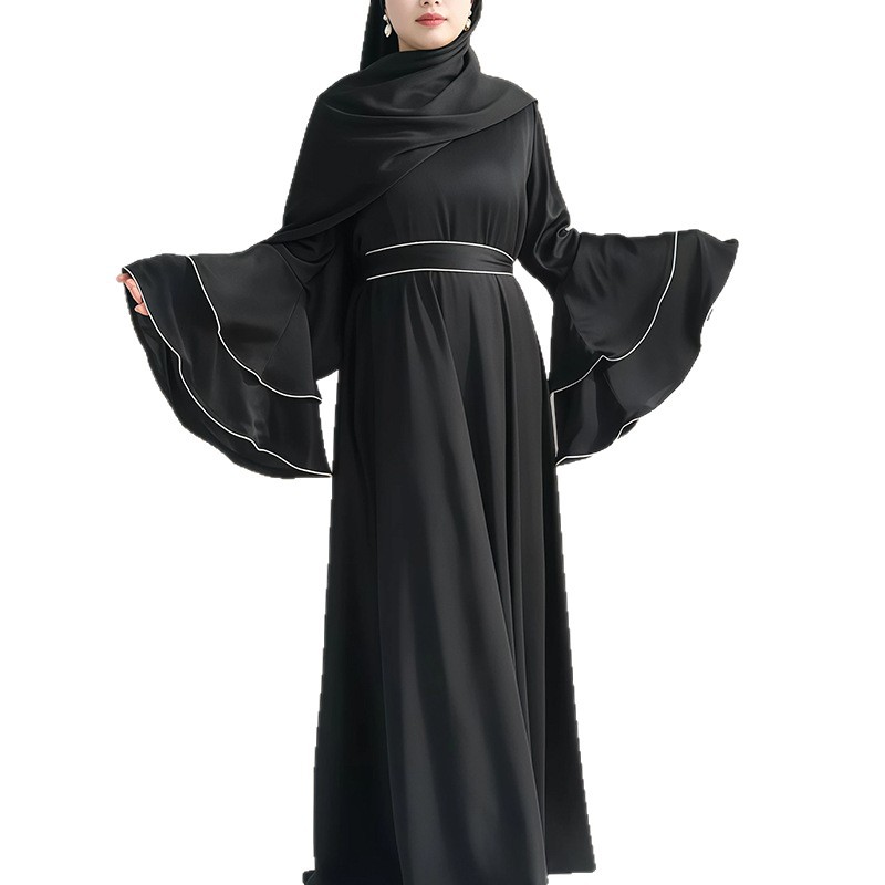 Abito abaya da donna elegante con pannelli in raso e maniche a campana, abito musulmano mediorientale alla moda e di tendenza_voghion.com
