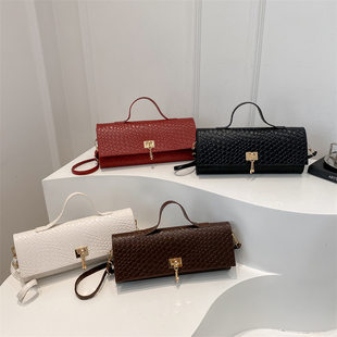 Minimalistic summer woven fashionable one-shoulder bag