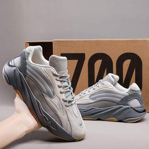 Spring and Autumn Putian Coconut Shoes 700v2 Thick Sole Father Shoes Ins Slip-Resistant Black Sports Casual Shoes