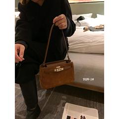 高級感のレトロなフロストキャリーの脇の下のカバンの女性の大衆の設計の手持ちのロックのファッションの肩の斜めのショルダーバッグの潮