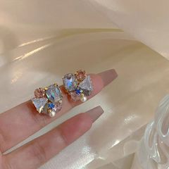 フランスのハイエンドシュガーキューブカラフルなクリスタルフラワーイヤリングライト高級気質ラブイヤリング女性のための夏の2025新しいスタイル
