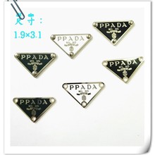 【厂家直销】P家同款皮标 倒三角金属标 现货优惠手机壳发夹配件