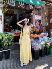 黄色の花柄サスペンダードレス女性の夏のノースリーブベストドレスフレンチスイートスタイルウエストロングスカートAラインスカート