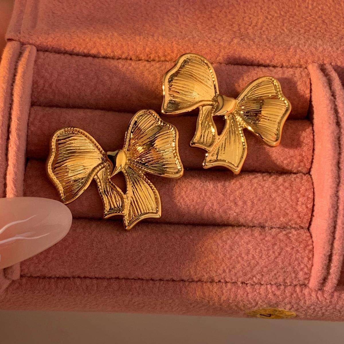 Orecchini alla moda popolari in acciaio inossidabile elettroplaccati con fiocco, di alta qualità, estivi, versatili, piccoli, freschi, squisiti, all'ingrosso_voghion.com