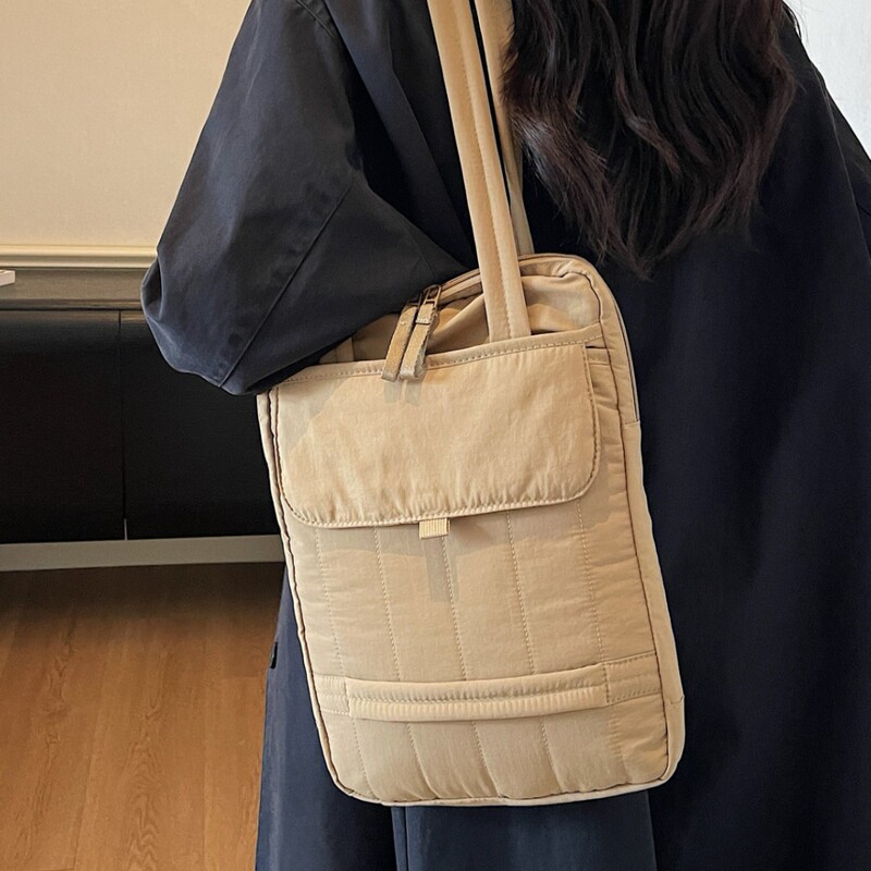 High-Looking, Vertical-Style Cloud-Shaped Laptop Bag for Women, Large-Capacity Laptop Bag, Multi-Functional Tablet Bag