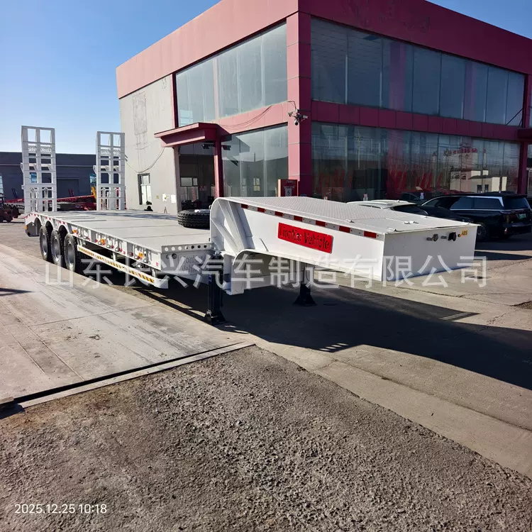 跨境供应非洲重型低平板半挂车 抗载型机械设备钩机板半挂车运输