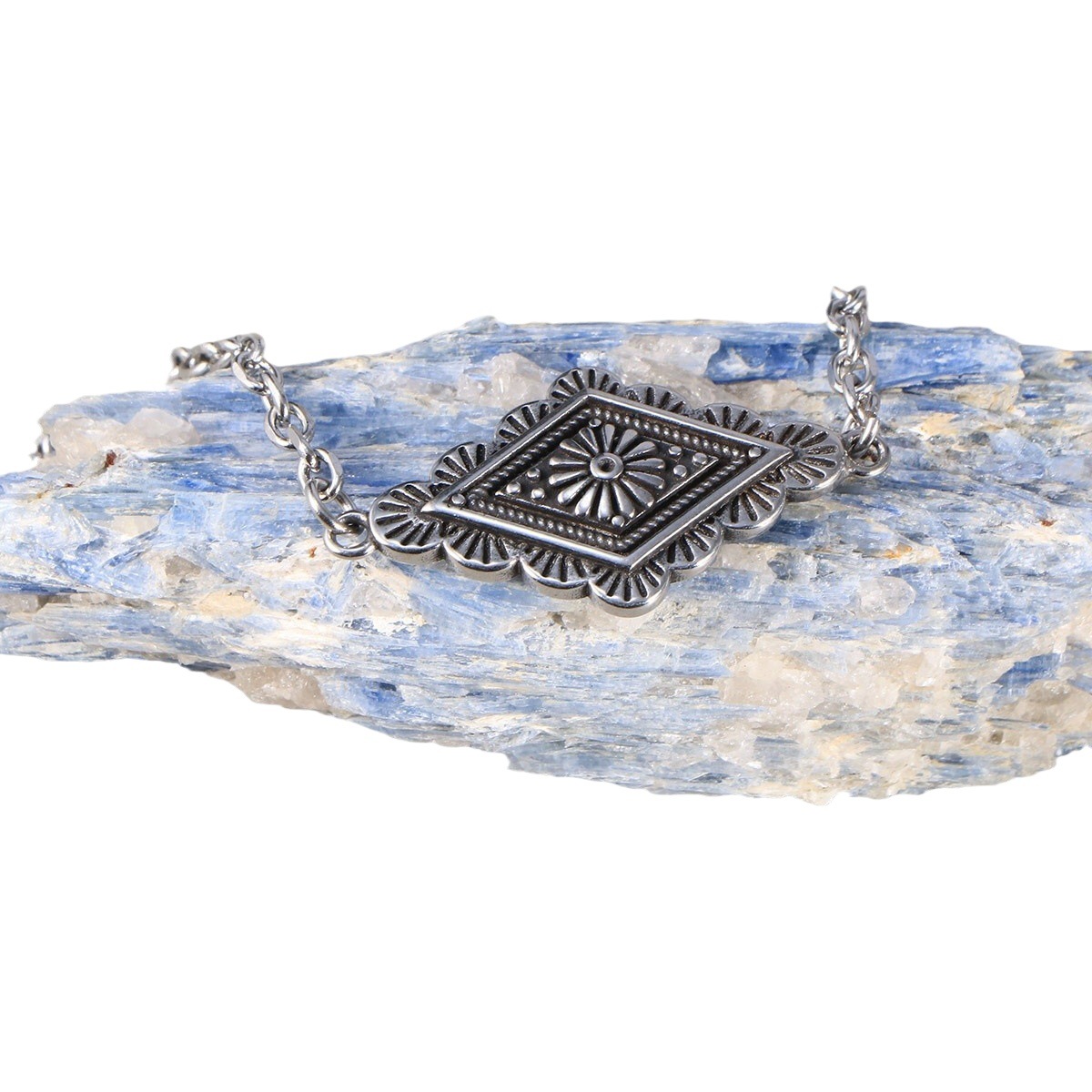 Europeo y americano transfronterizo nuevo vintage bohemio titanio acero anillo rombo geométrico tallado anillo de las mujeres