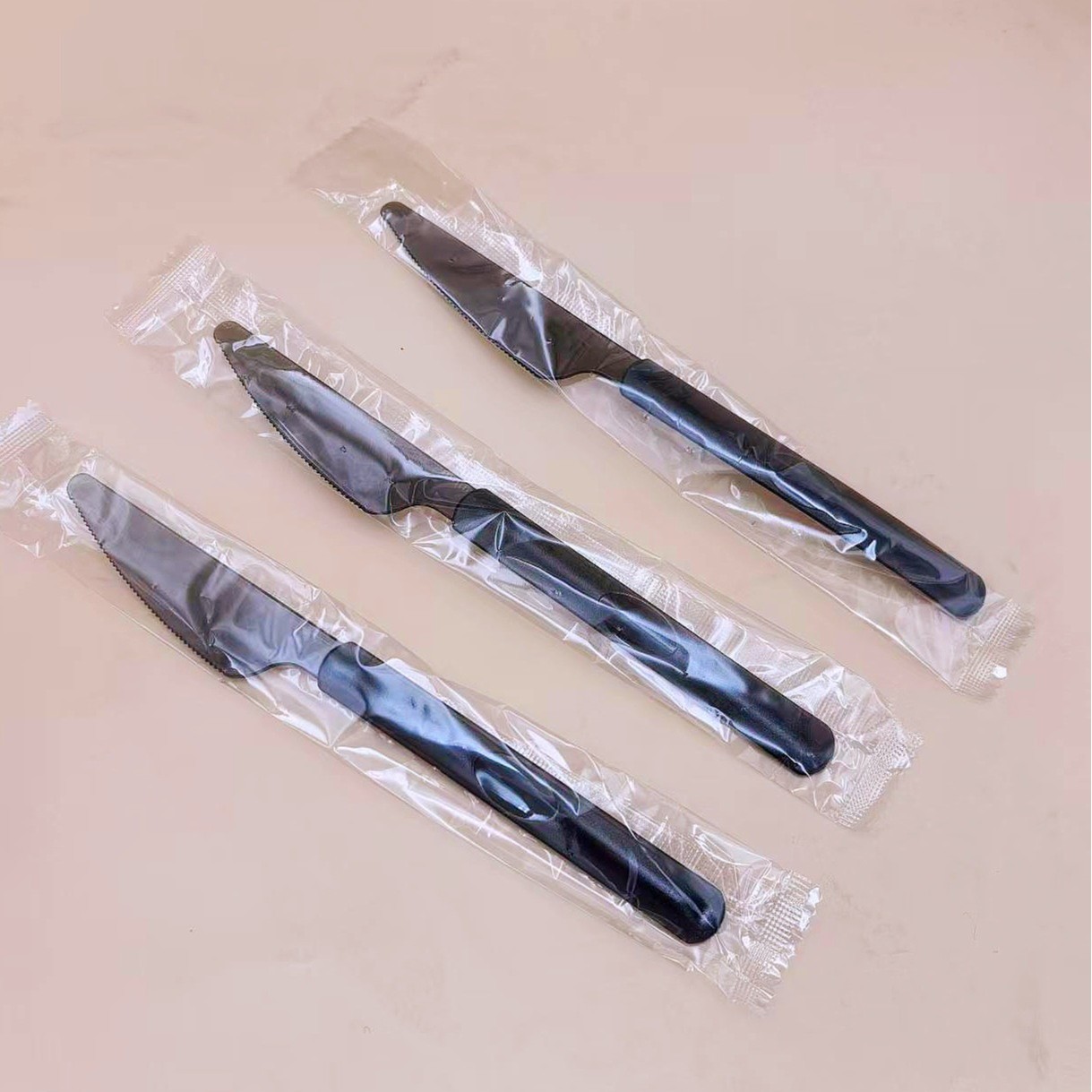 Espeso desechable cucharas negras transparentes empaque independiente horquilla americana horquilla dura cucharas de plástico dulces horquilla de comida occidental