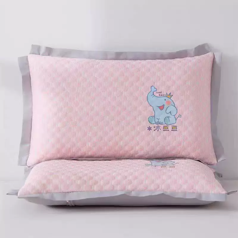 Летичный шелковый матрас? Wait. Correct: Summer silk mat, breathable pillowcase, cartoon pillow for kindergarten