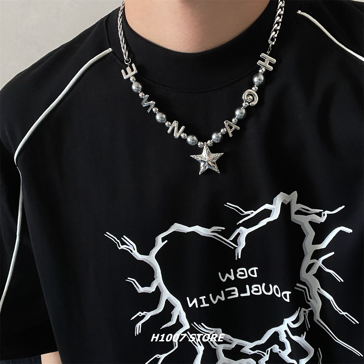 五角星のアルファベットの真珠はネックレスの男の小さい大衆をつなぎ合わせて軽くて豪華なinsヒップホップの欧米の個性の衛衣の鎖の女性をつなぎます。