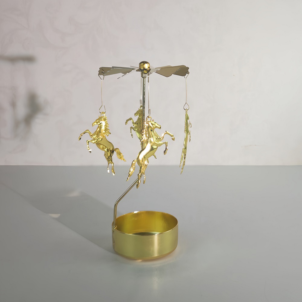 Source manufacturers spot Amazon INS small iron cup tea wax romantic aromatherapy hot air walking lantern rotating candlestick