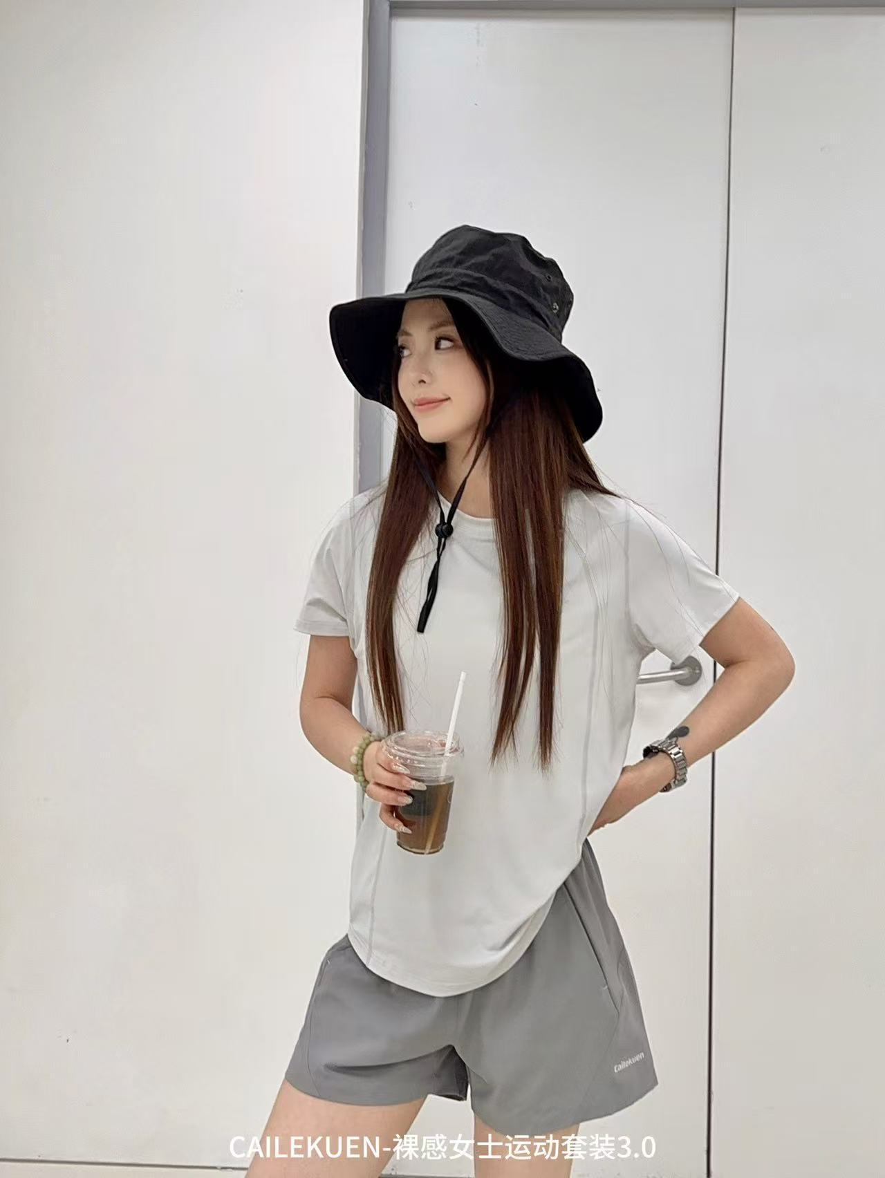 회색