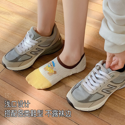 Summer shallow mouth children's boat socks silicone non-slip non-fall invisible socks sweat-absorbent breathable low-cut cute children's socks