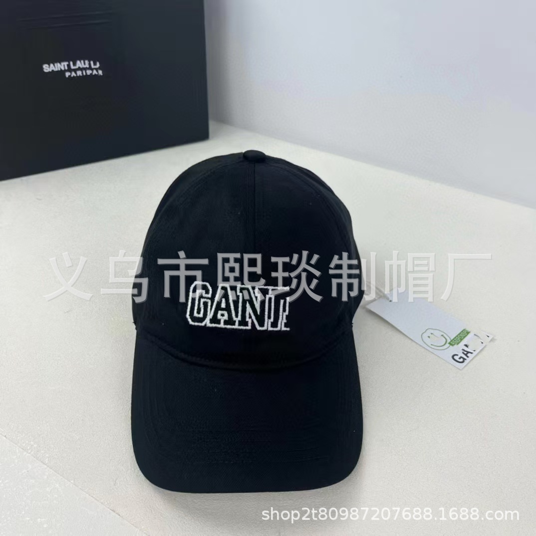 검은색