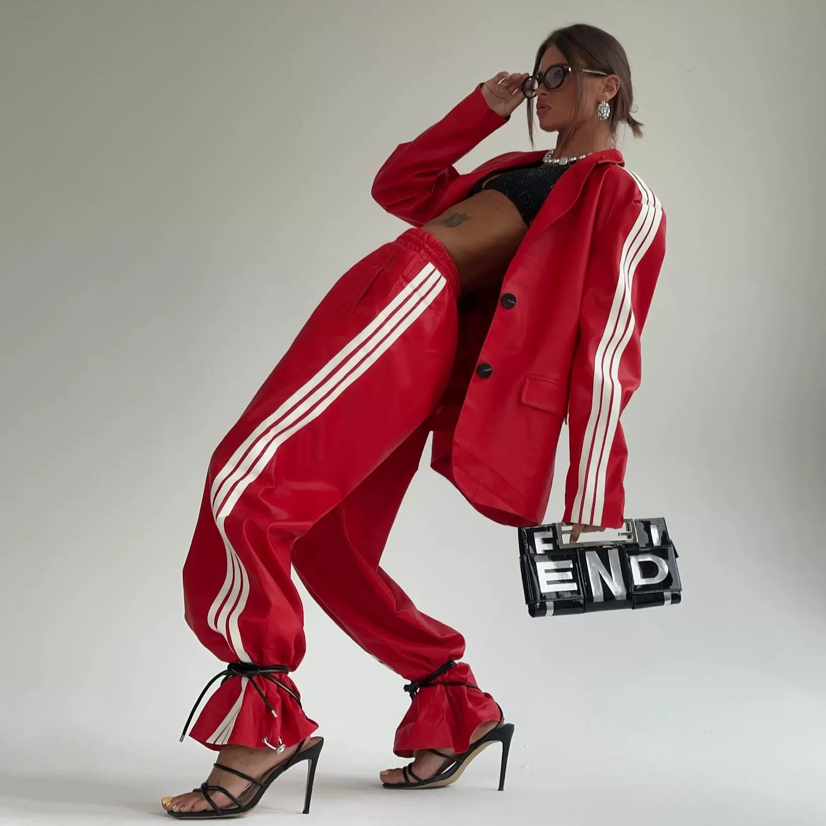 跨境新款侧边条纹pu皮运动西服套装女宽松舒适休闲时尚潮流裤套装