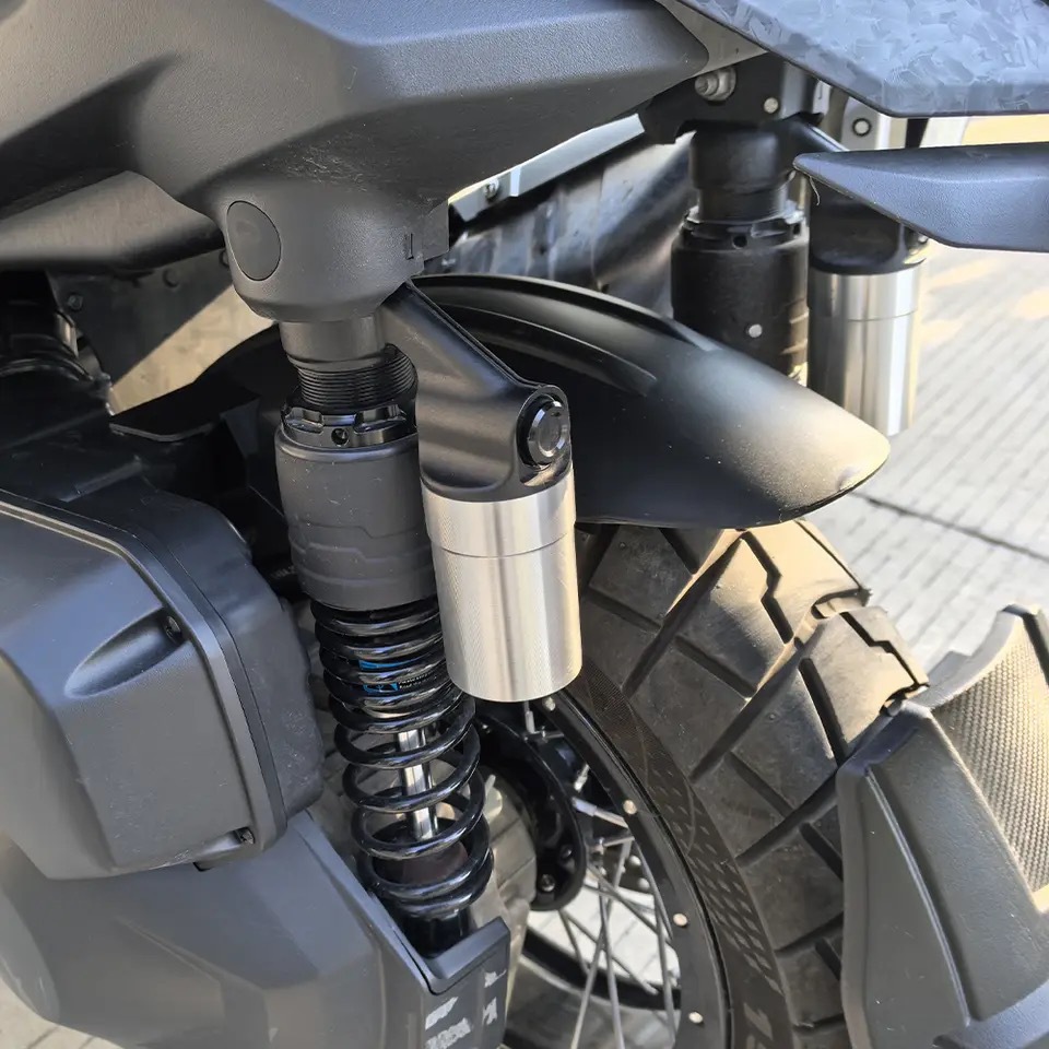 Suitable for Shengshi 368g Modified Motorcycle Mid-Mudguard Extended Water-Blocking Rear Expansion Board Mudguard Water-Blocking Board