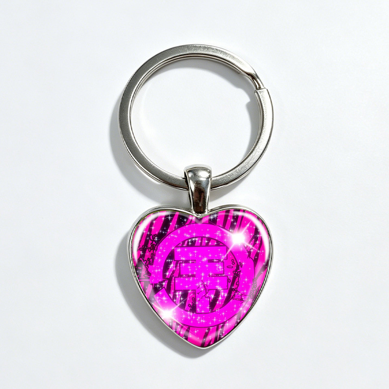 TokioHotel Heart-Shaped Keychain Vintage Band Wings Logo Personalized Trendy Metal Bag Creative Keychain TokioHotel Heart-Shaped Keychain Vintage Band Wings Logo Personalized Trendy Metal Bag Creative Keychain