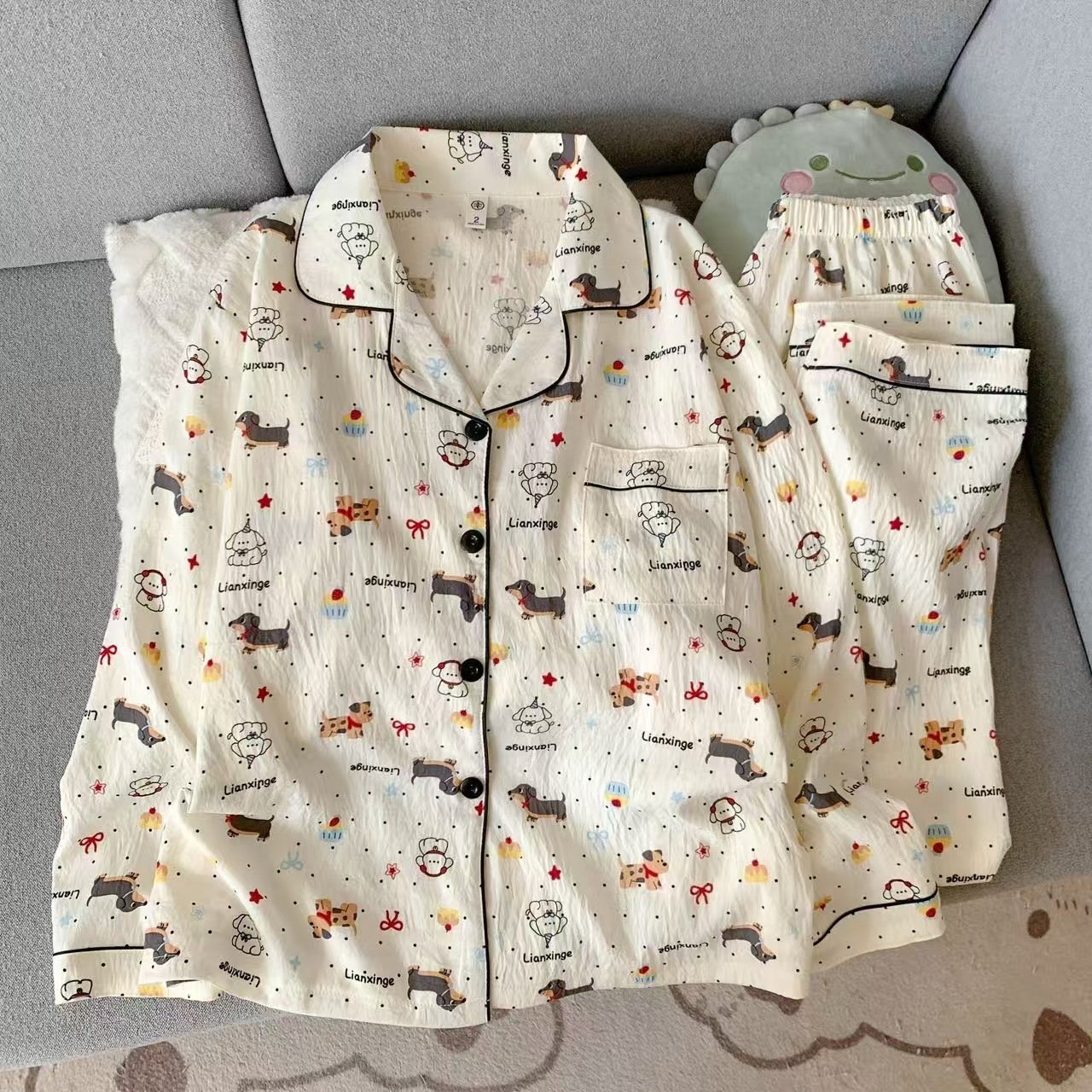 Al por mayor transfronterizo primavera y otoño nuevo algodón de manga larga nube mujer puede usar lindos con la solapa impresa dulce conjunto de ropa de hogar