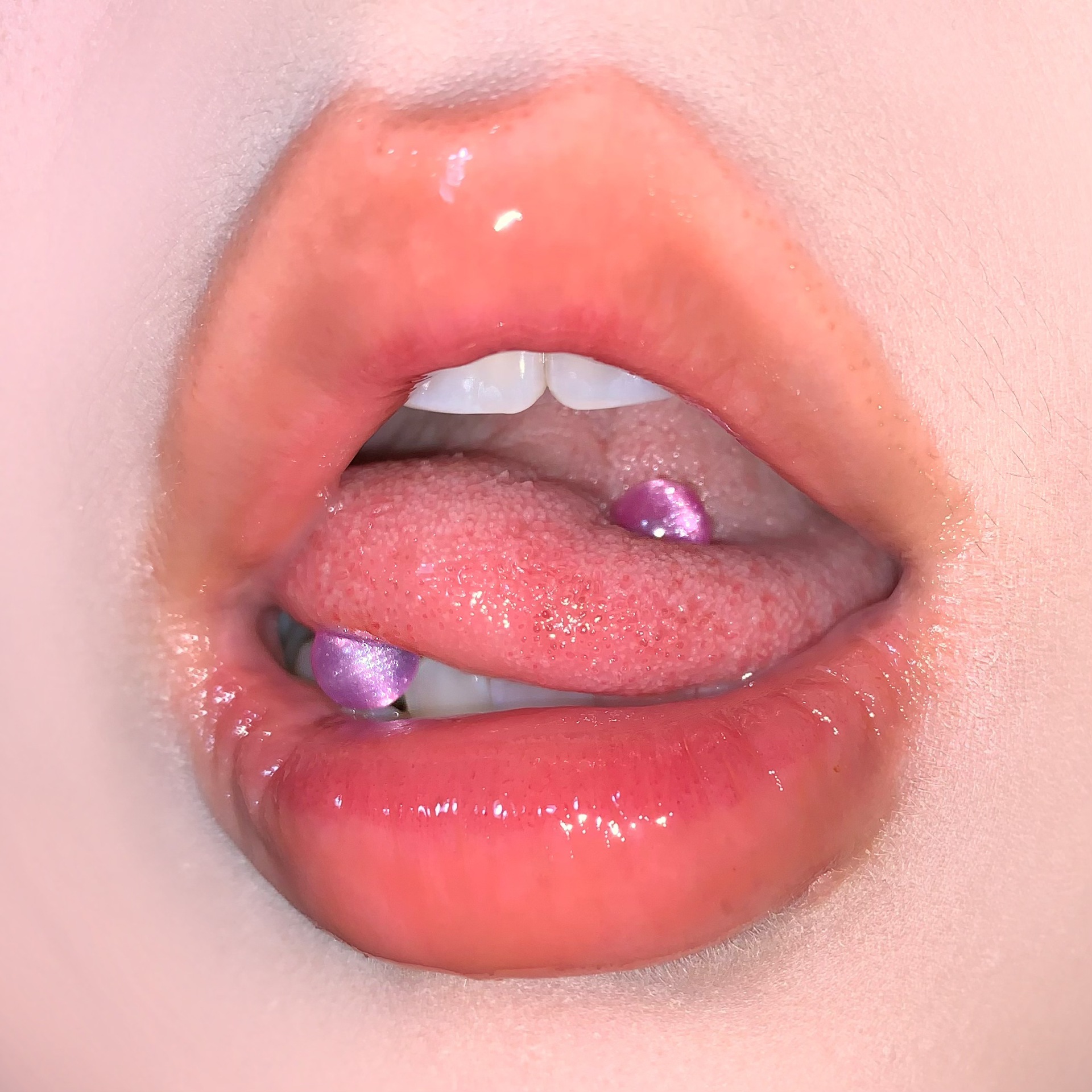 Pointed titanium steel lip stud product view