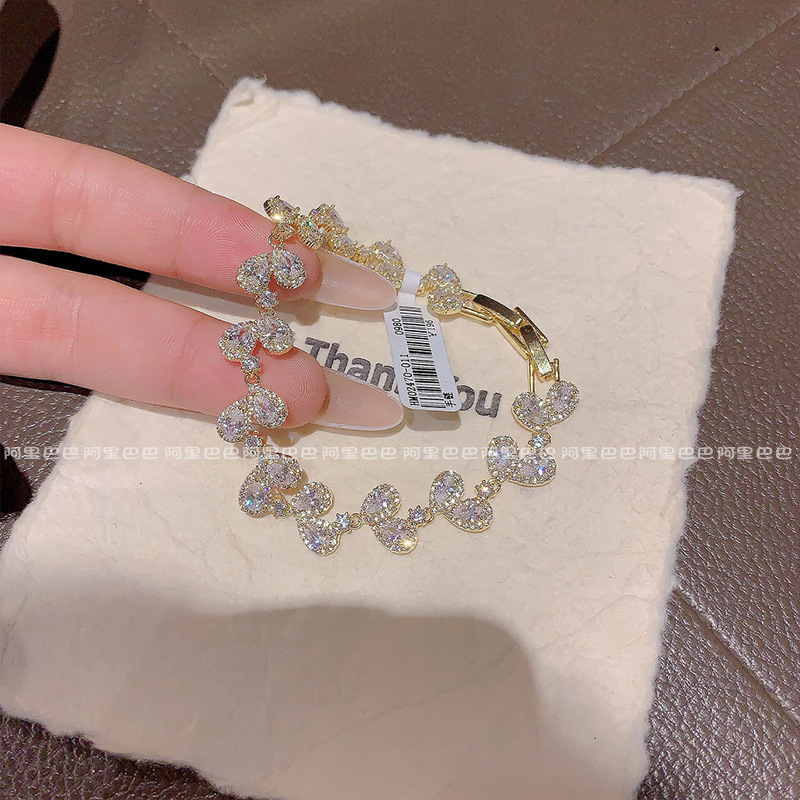 Crystal Gold Korean-Style Water Drop Leaf Zircon Bracelet, Light Luxury and Elegant, Versatile for Daily Wear, High-End Wrist Accessory for Women