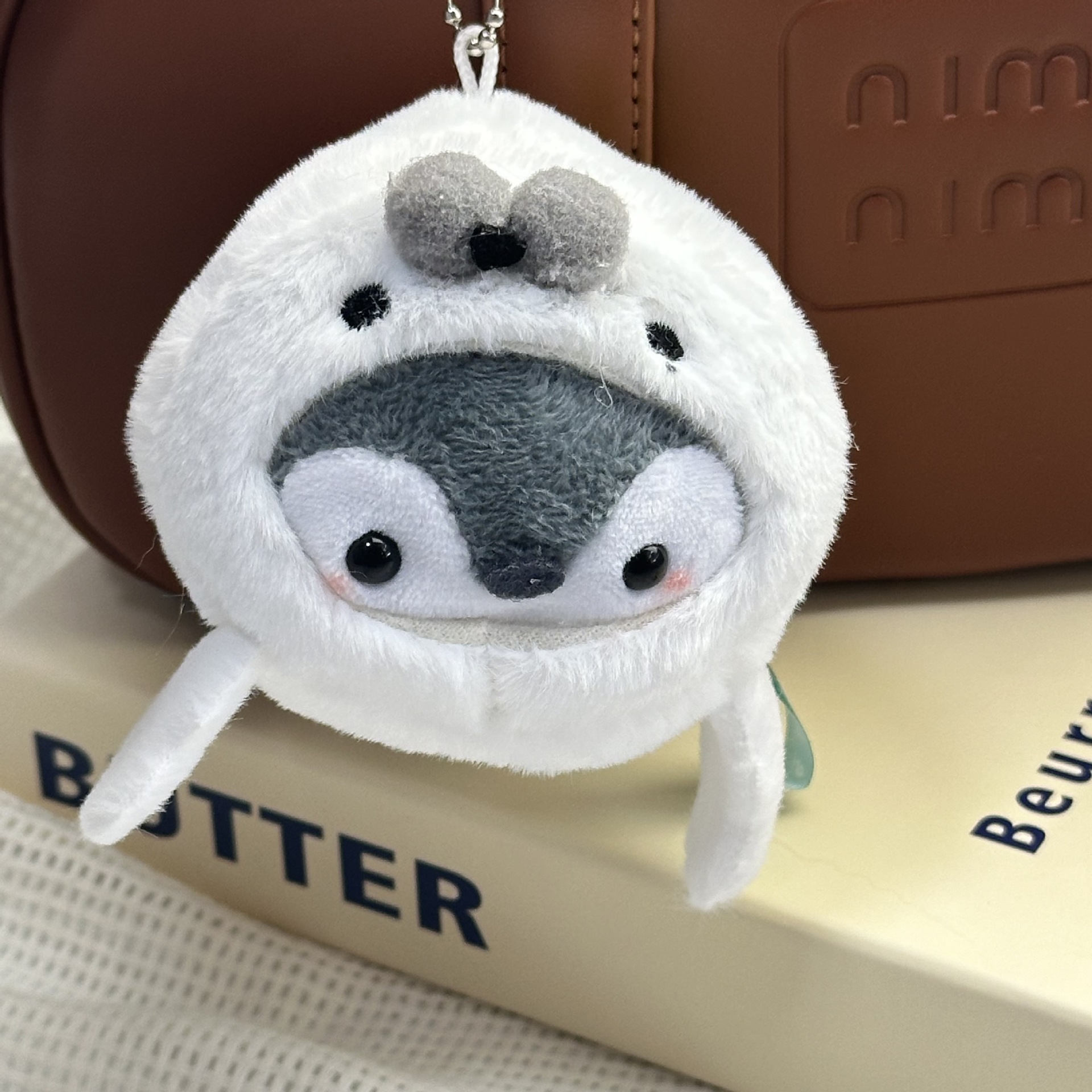 Dolphin Penguin-White