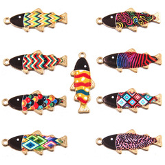 9色14*35mm起爆diy合金カラー滴油混色小魚動物魅力ペンダントアクセサリー