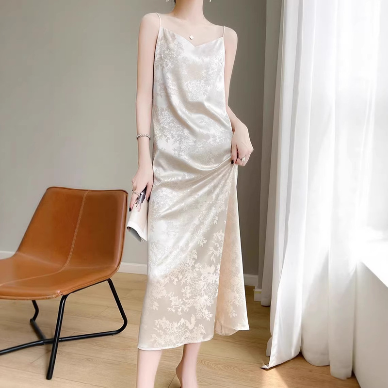 Summer Hot-Selling Spaghetti Strap Dress, Slimming and Elegant, 2026 New Model, High-End Satin Jacquard Over-The-Knee Spaghetti Strap Dress