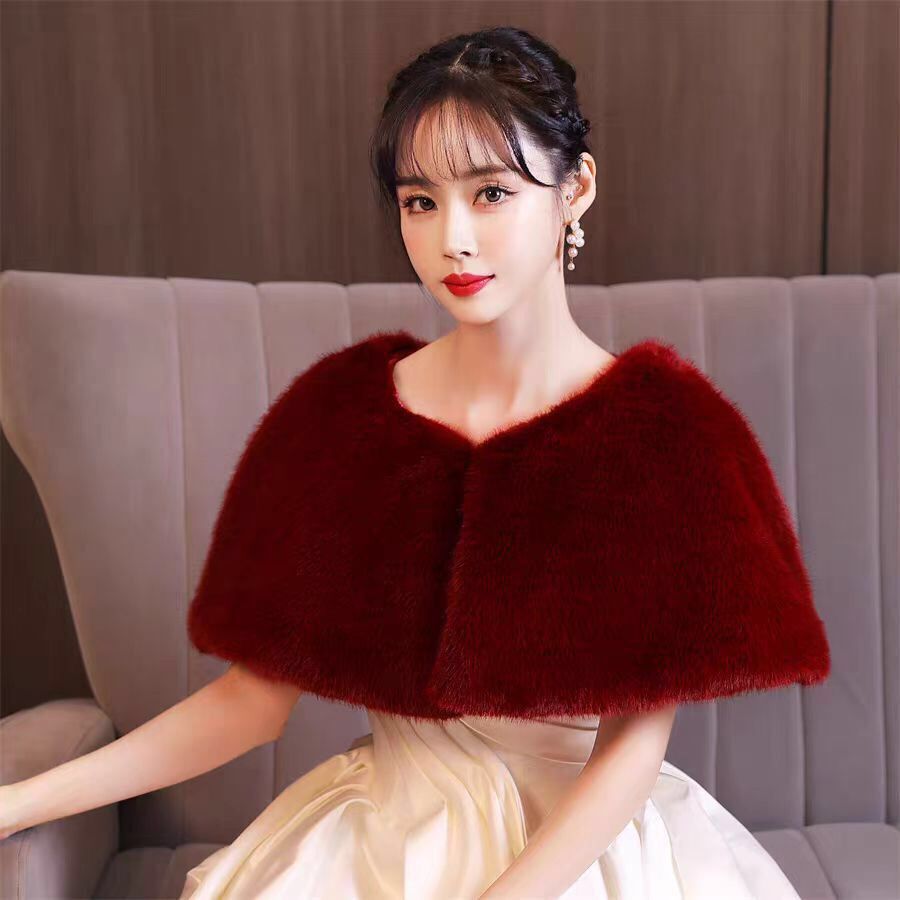 Women's Simple Style Solid Color Imitation Fur Solid Color Shawl display picture 10