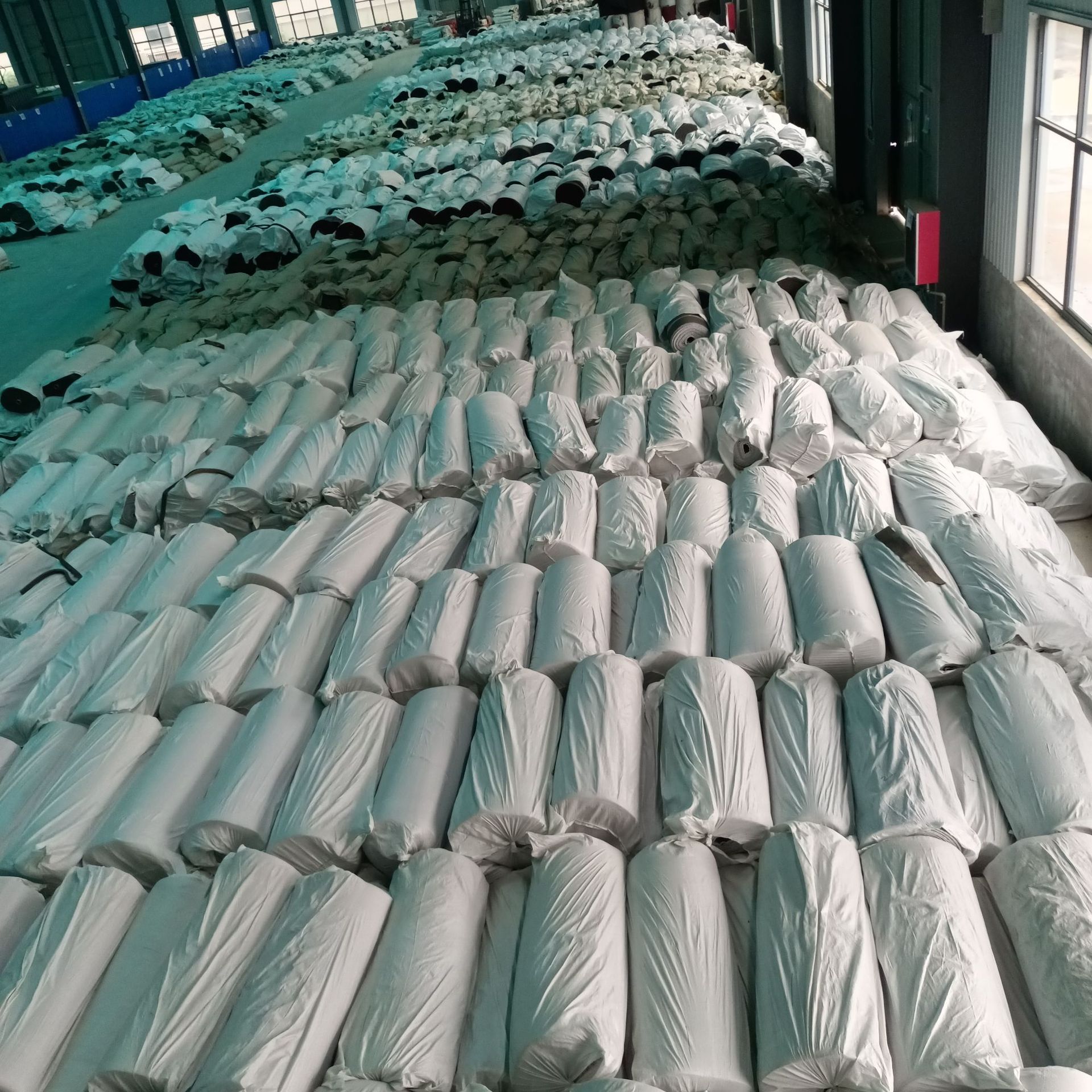 Electric Tricycle Foot Mats, Freely Cuttable Wire Loop, Universal Custom-Made Electric Vehicle Foot Mats, Non-Slip and Waterproof