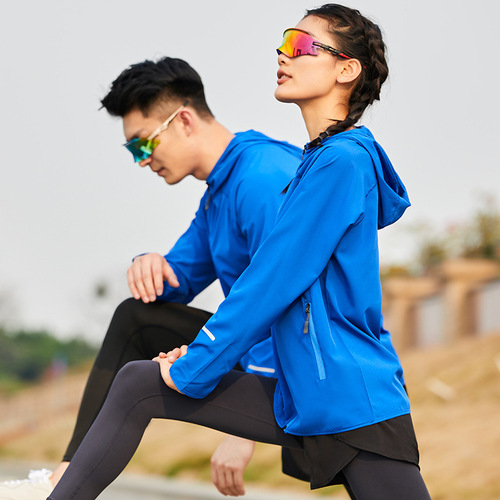 Men and Women Running Windbreaker Lightweight Breathable Sport Coat Spring and Autumn Season Four-Way Stretch Outdoor Long-Sleeve Zip Hat Coat Fluorescent