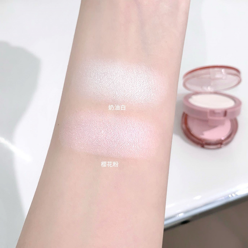 kakashow doble polvo mate de alto brillo estereoscópico natural brillo de la piel polvo fino duradero de dos colores