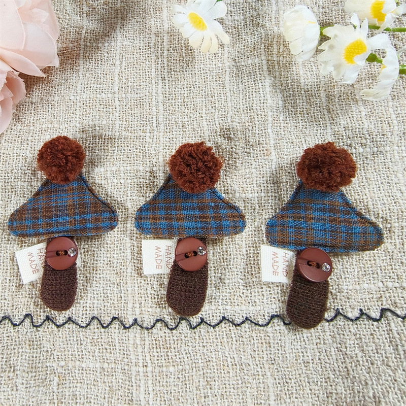 2026 early autumn new warm-toned plaid fabric mushroom applique accessories, fashionable, simple, versatile hair accessory materials 2026 early autumn new warm-toned plaid fabric mushroom applique accessories, fashionable, simple, versatile hair accessory materials