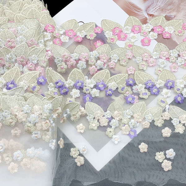 Embroidered water -soluble lace