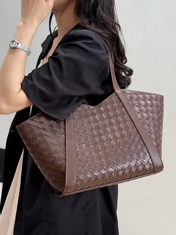 Nuevo bolso Tote marca de bolso plano tejido bolso de hombro de gran capacidad de mujer moda versátil bolso de brazo de viaje