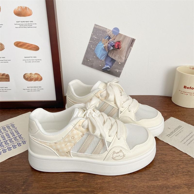 Leche blanca a través de la red zapatos blancos para mujeres con suela gruesa de verano 2026 nuevos zapatos de nicho para mujeres diseño universal zapatos deportivos para estudiantes de skate image 5