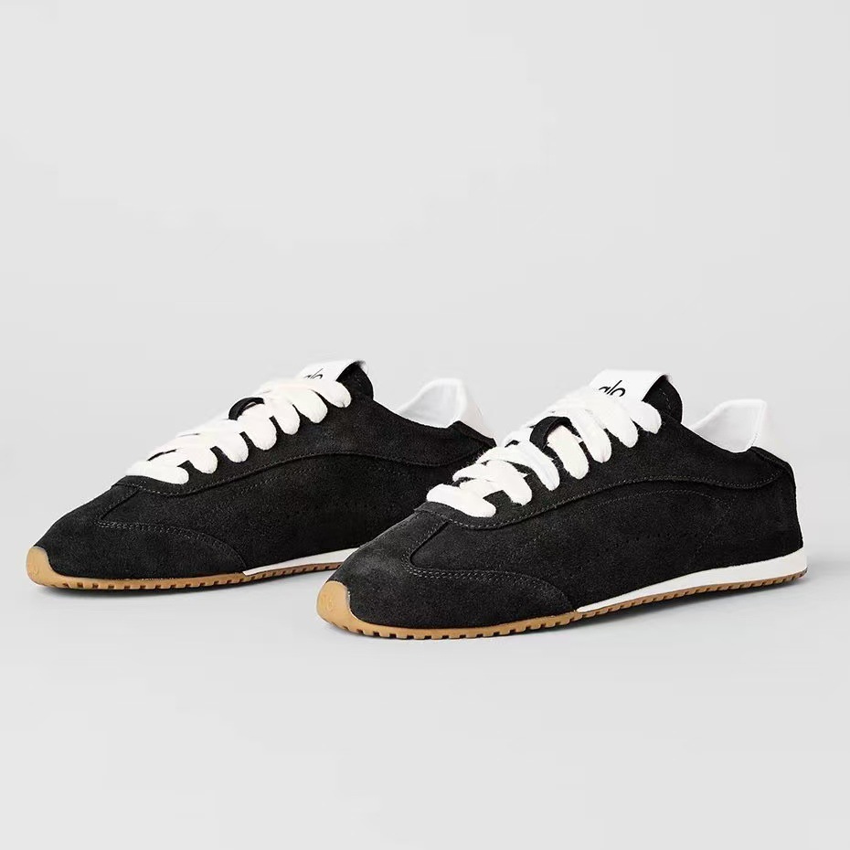 Women's sports suede casual footwear for leisure
